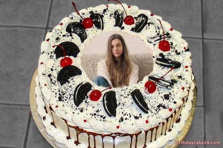 Get Free Black Forest Oreo Cake With Photo Frame