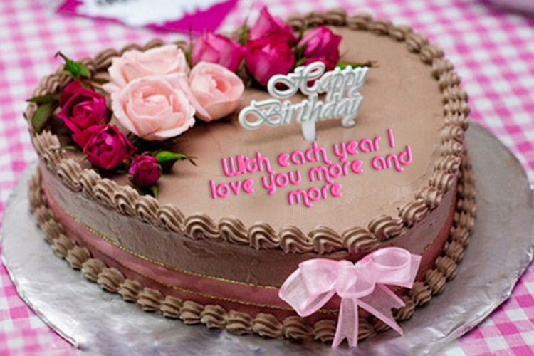 Write your sweetheart birthday wishes on the cake