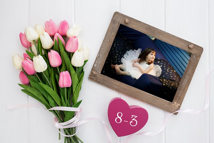 Women's Day With Flower Frame Online